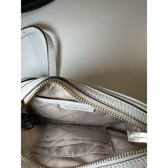 Michael Kors White Cross Body Bag With belt Loops - Picture 9 of 11